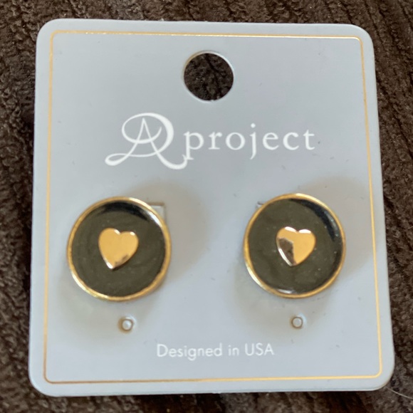 Gold and Black Heart Circle Stud Earrings — AD Project - Picture 8 of 8